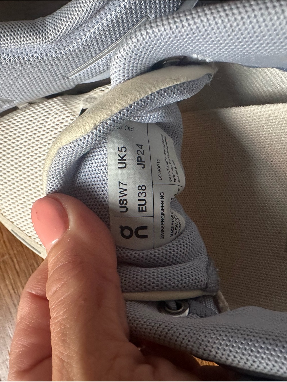 🤍 On Cloud Women’s Running Shoes – Size 7 - Picture 6 of 6